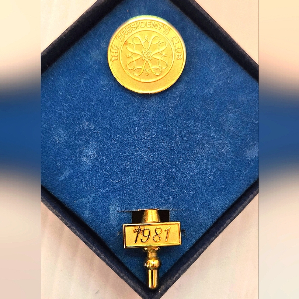 AVON Gold Tone President's Club Stick Pin 1981 Vintage